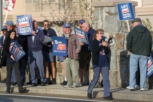 NALC members protesting S1789