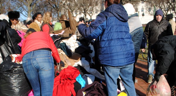 2014-11-28 Buy Nothing Day Coat Exchange 7524