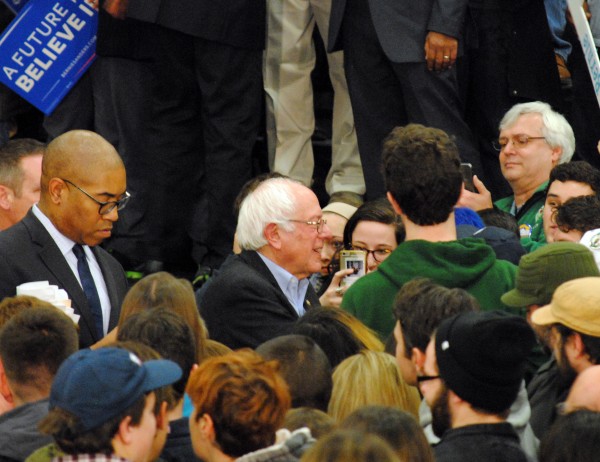 2016-01-02 Bernie Sanders 370