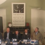 (seated, l-r) Brett Smiley, Lorne Adrain, Michael Solomon, Jorge Elorza. Moderator Ian Donnis far left, Teny Gross of the Institute far right.