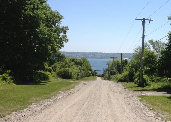 prudence island dirtroad