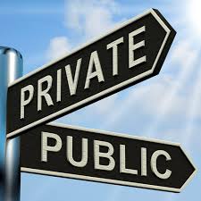 public v private